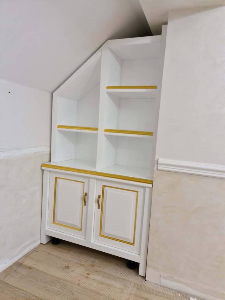 Библиотечен шкаф