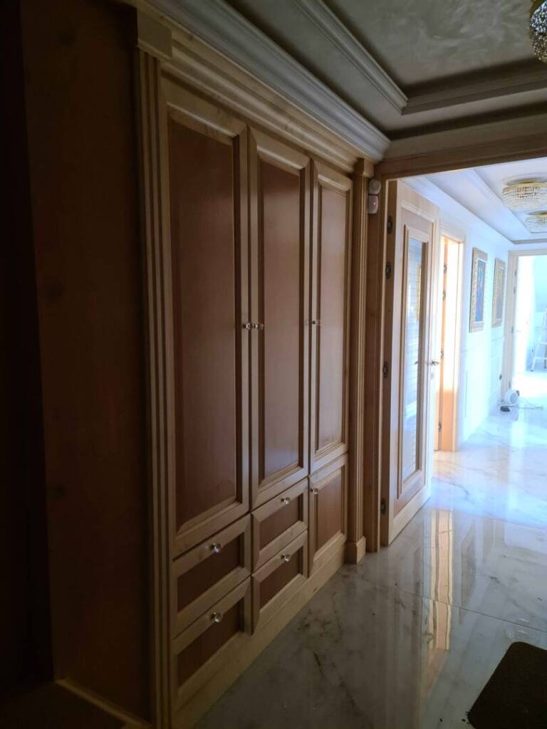 Гардероб от масив