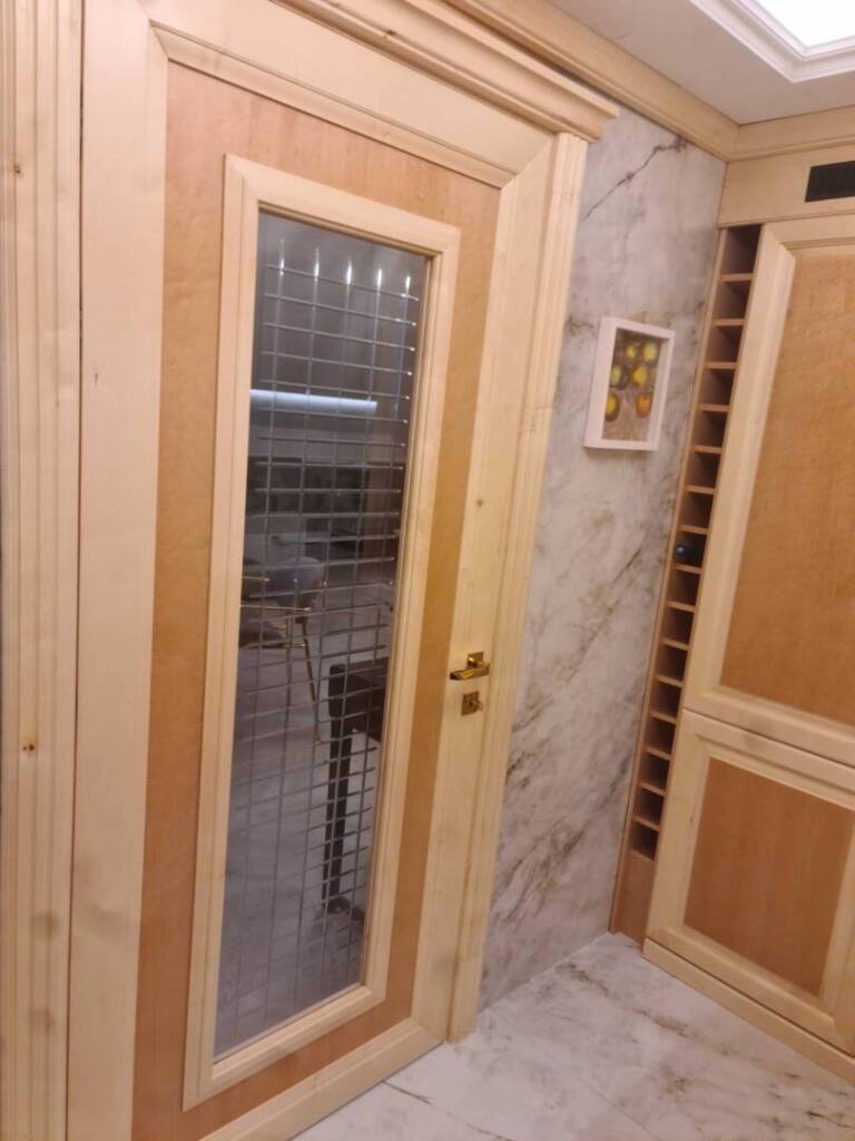 Интериорна врата