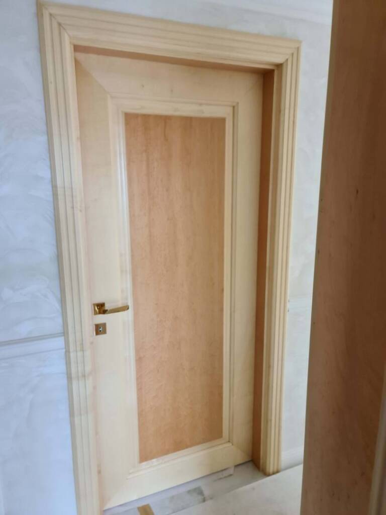 Интериорна врата